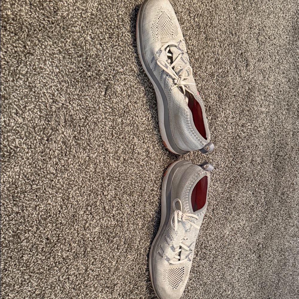 Women Nike Tennis Shoes View 3